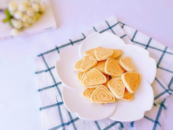 咸蛋黄肉松饼干