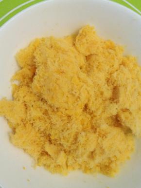 快速搅拌至松散的散沙状