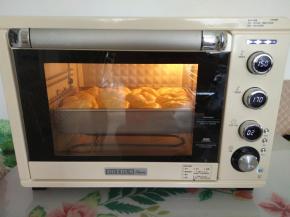 无需预热，上火150度，下火170度，烤30分钟左右。