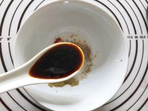 三勺生抽，一勺老抽