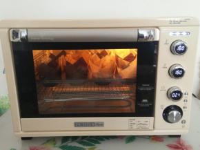 上下火180度烤25分钟左右。