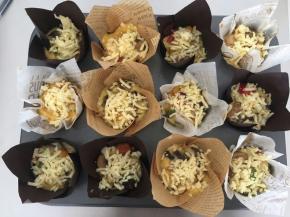 烤到10分钟取出加马苏里拉芝士，再放回烤箱继续烤