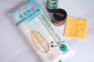 准备好所用到的主要食材。