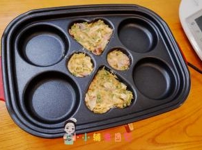 饼如果比较厚的话时间就要长一点，不要把火开得太大，不然很容易烧焦。