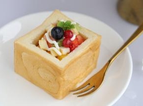 挤上沙拉酱，可以开吃咯！