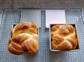 烤好后从烤箱中取出。