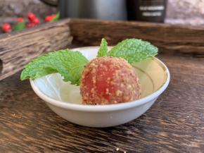 给陈皮小番茄配上薄荷叶是不是很漂亮？