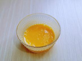 用手动打蛋器打至均匀，切无干粉。