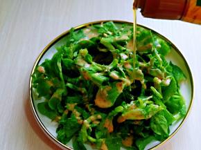 再加入橄榄油。