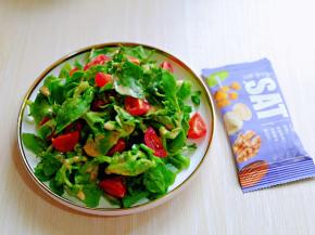 拌均匀，准备好坚果。