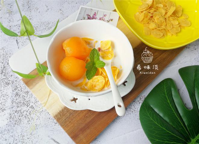 牛奶水果玉米片