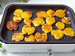 煎至两面金黄即可。