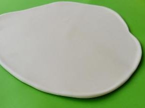 擀成薄薄的圆片。