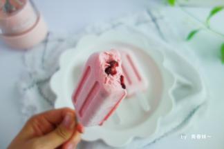 忍不住咬上一口，酸酸甜甜蔓越莓