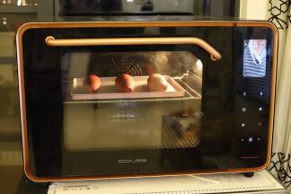 发酵时间剩余10分钟时开始预热烤箱，180度，上下火，中层，烘烤时间为18分钟。