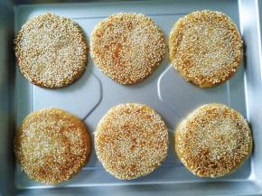 两面都上色均匀后即可出锅，趁热食用