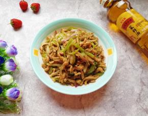 香喷喷的孜然炒肉。