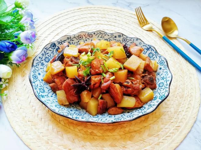 土豆烧鸡腿