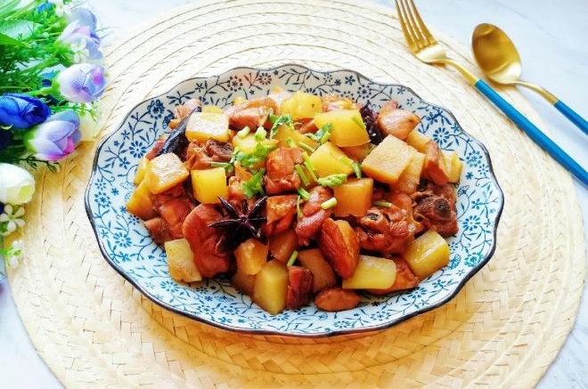 土豆烧鸡腿