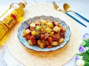 色香味俱全的土豆烧鸡腿。