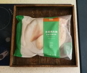 太阳谷鸡肉 肉质细腻 滑嫩多汁 谷饲喂养 美味健康的好食材

步