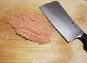 鸡胸肉剁成肉泥