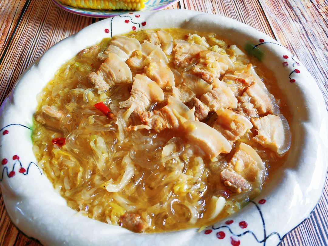 酸菜粉丝炖五花肉