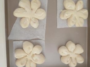 、放入学厨金盘中。
