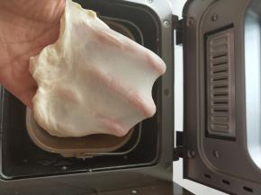 揉出膜后滚圆进行基础发酵，发酵到2倍大即可。