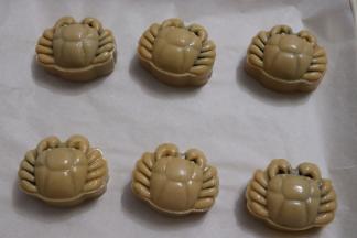 依次压好，喷一点点纯净水。