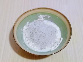 波兰种；75g牛奶，50g黑麦粉，25g高筋面粉，1g酵母粉。