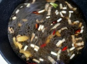 倒入清水