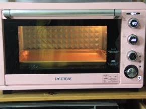 烤箱提前预热上下180度。一定要预热够时间。