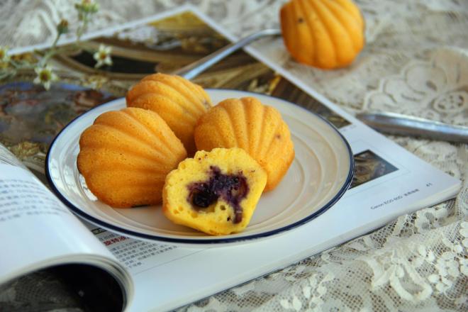 爆汁蓝莓玛德琳