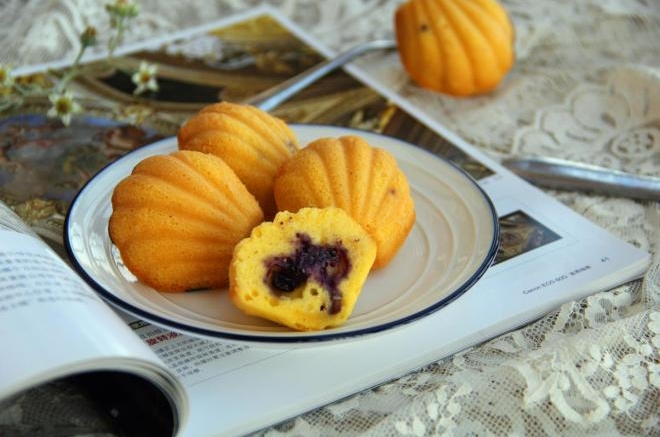 爆汁蓝莓玛德琳