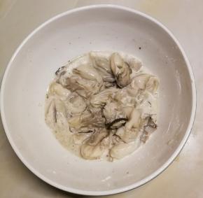 放入生抽  搅拌成浆