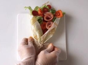 最后系上丝带，完成啦！