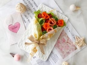 美美哒，拌上喜欢的沙拉酱就可以吃啦！