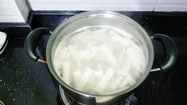 期间试味道，可根据口味放些盐