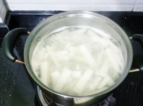 期间试味道，可根据口味放些盐