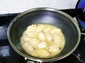 大火烧开转中小火盖上盖子煮20分钟