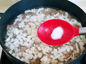 按个人口味加入盐。