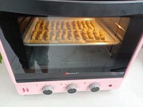 送入预热好的烤箱，180度烤25分钟，上色后注意加盖锡纸