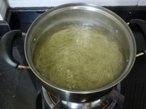 粉条煮熟