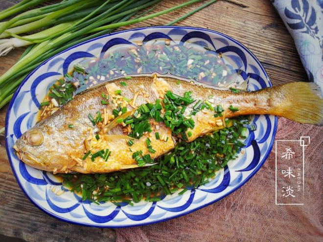 葱油蒜香黄花鱼