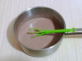 用手动打蛋器打至均匀且无干粉。