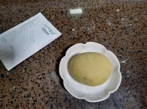 揉成软硬适中的面团。松弛十分钟。