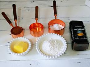 准备食材并称重，黄油提前取出室温软化。