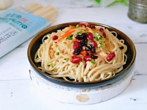 一盘面下肚，满足～幸福仅此而已。