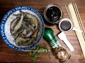 把所有需要用到的材料都准备好